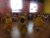 Танец матрёшек
